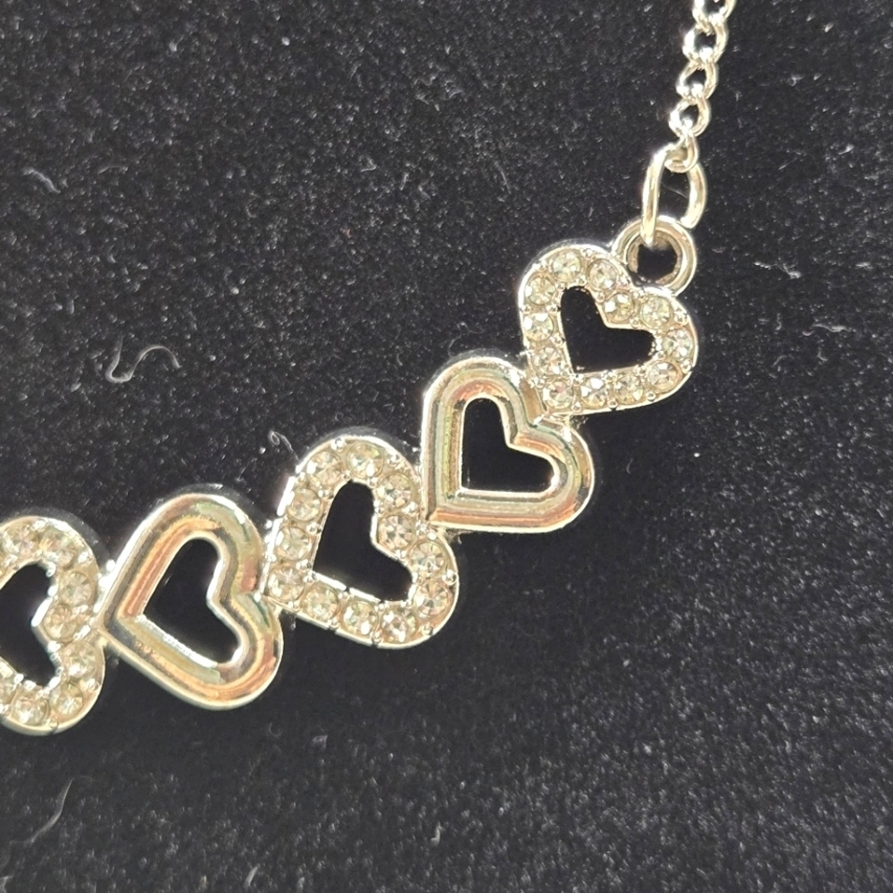 Dazzling Heart Necklace Delicate Rhinestone Choker Sparkly Bracelet Earring Set - Picture 4 of 6